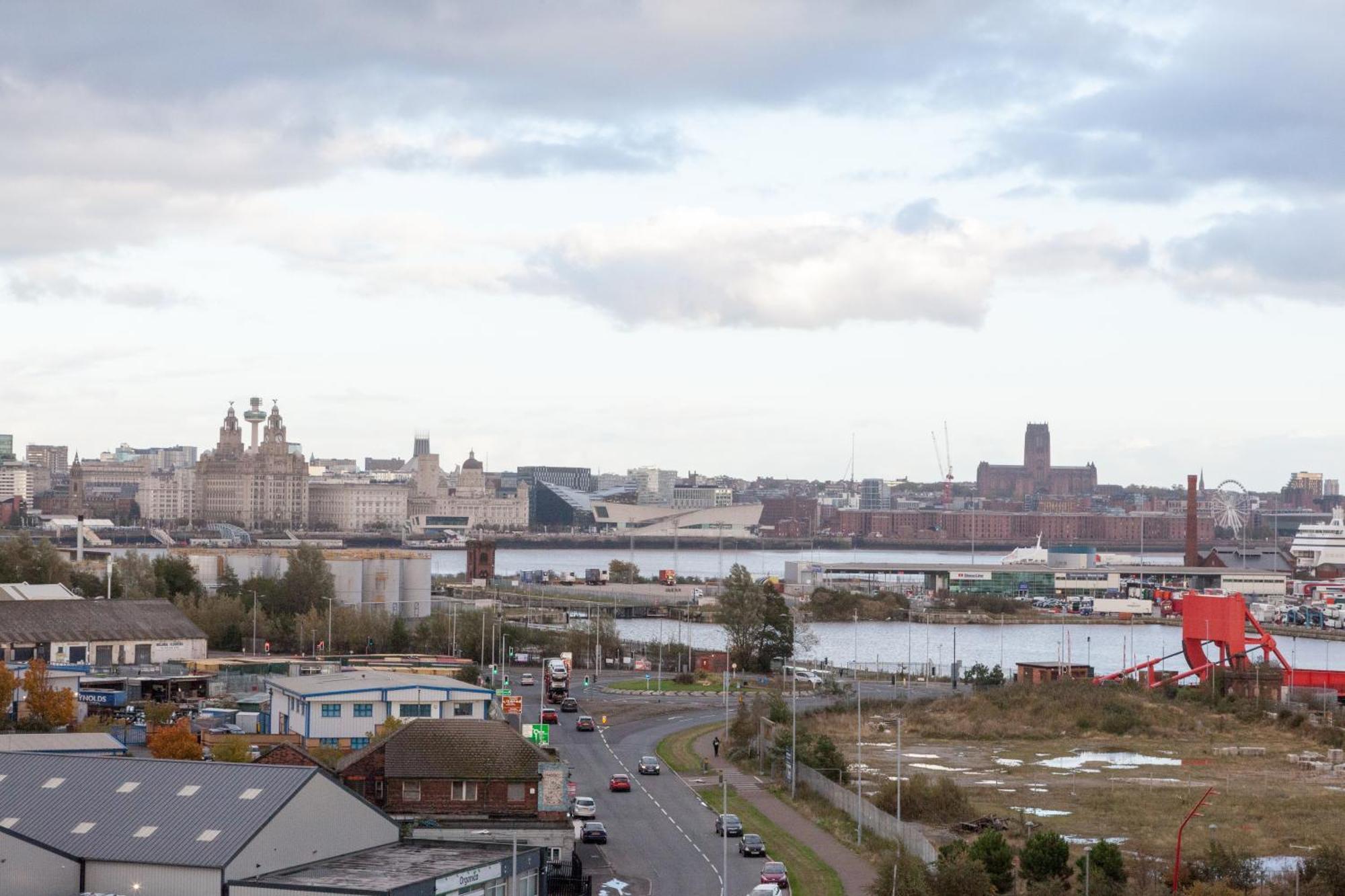 Weekly & Monthly Stays In Penthouse For Contractors Or Leisure Single Or Superking Beds Available Birkenhead Exterior photo